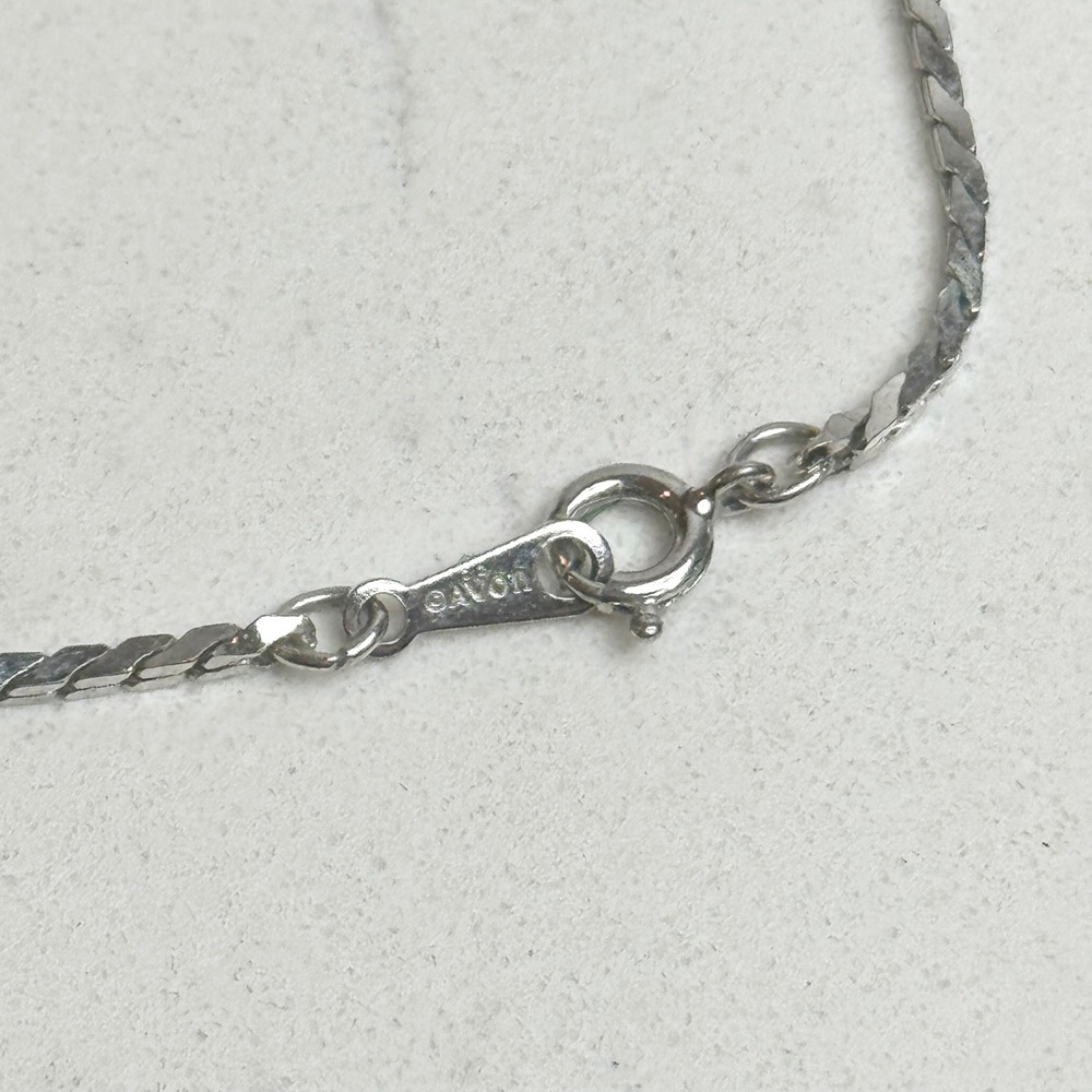 Vintage Avon Herringbone 24" Necklace Silver Tone Chain Delicate Jewelry - Picture 4 of 5